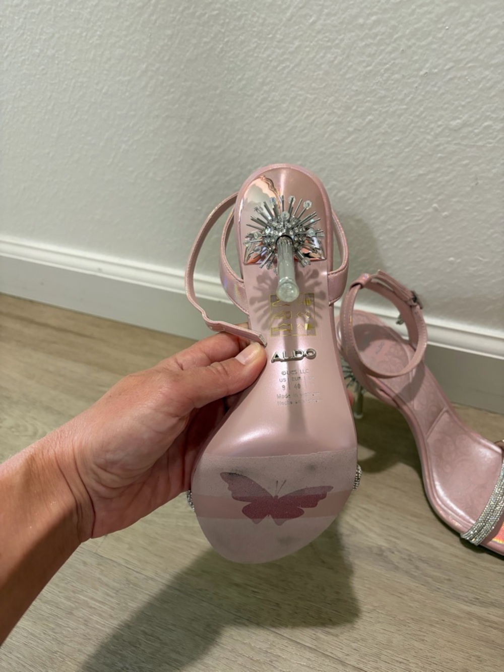 ๐ NWOT Wicked x ALDO Glinda pink magic sparkle heels - Picture 8 of 12